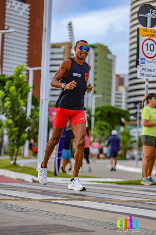 Joílson correndo na cidade